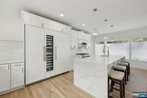 606 5th Street Carlstadt NJ 07072