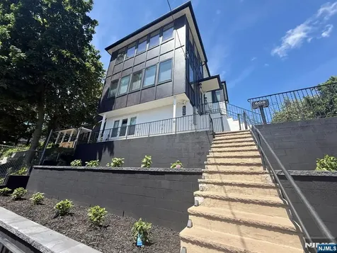 606 5th Street Carlstadt NJ 07072