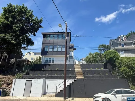 606 5th Street Carlstadt NJ 07072
