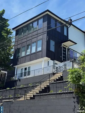 606 5th Street Carlstadt NJ 07072