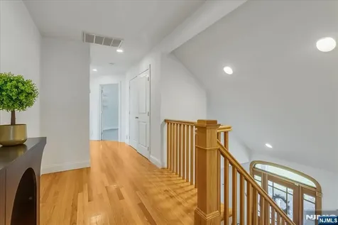 254 Hoppers Lane Paramus NJ 07652
