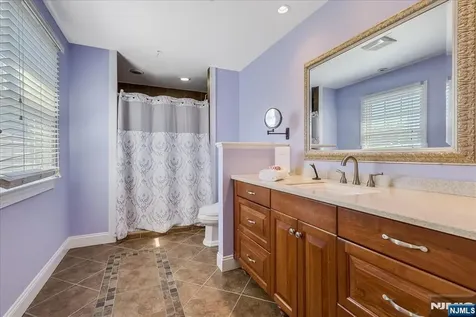 254 Hoppers Lane Paramus NJ 07652