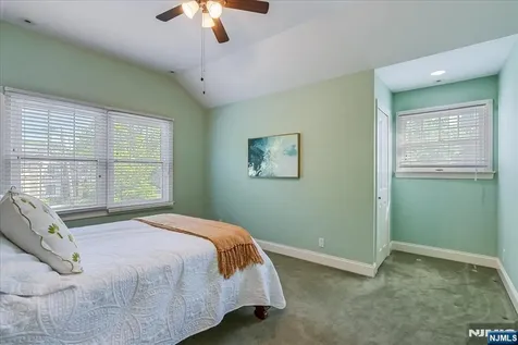 254 Hoppers Lane Paramus NJ 07652