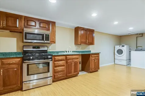 254 Hoppers Lane Paramus NJ 07652