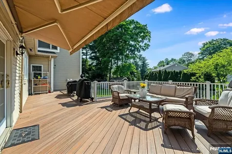 254 Hoppers Lane Paramus NJ 07652