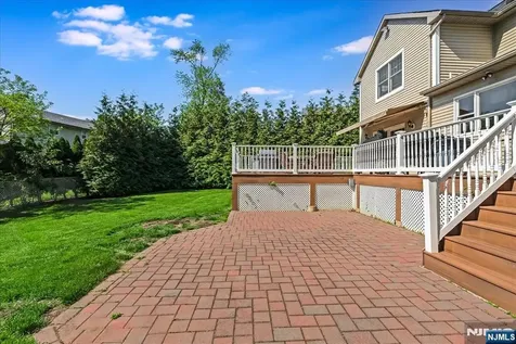 254 Hoppers Lane Paramus NJ 07652