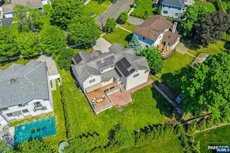 254 Hoppers Lane Paramus NJ 07652