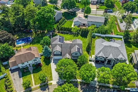 254 Hoppers Lane Paramus NJ 07652