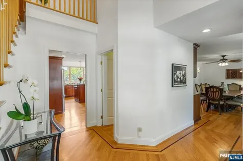 254 Hoppers Lane Paramus NJ 07652