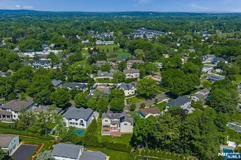 254 Hoppers Lane Paramus NJ 07652