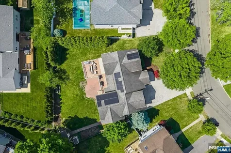 254 Hoppers Lane Paramus NJ 07652