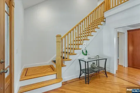 254 Hoppers Lane Paramus NJ 07652