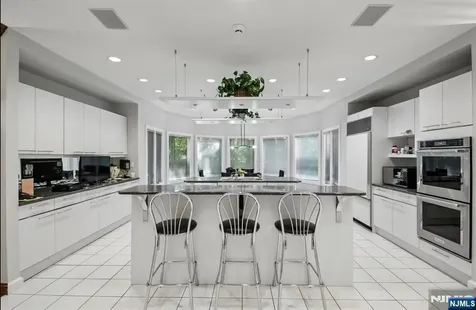 830 Shore Drive Kinnelon Borough NJ 07405