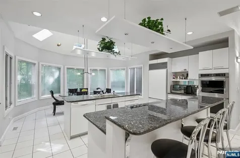 830 Shore Drive Kinnelon Borough NJ 07405