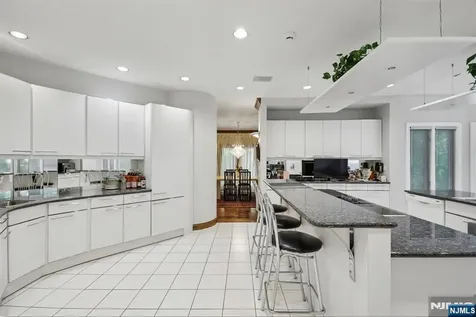 830 Shore Drive Kinnelon Borough NJ 07405