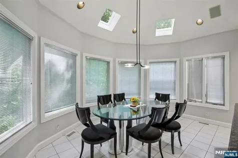 830 Shore Drive Kinnelon Borough NJ 07405