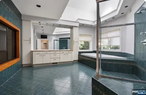 830 Shore Drive Kinnelon Borough NJ 07405