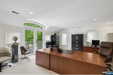830 Shore Drive Kinnelon Borough NJ 07405