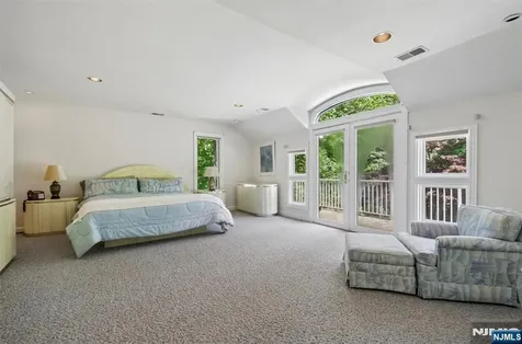 830 Shore Drive Kinnelon Borough NJ 07405