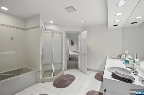 830 Shore Drive Kinnelon Borough NJ 07405