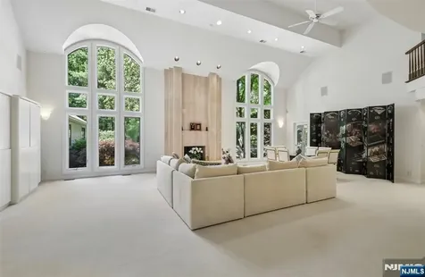 830 Shore Drive Kinnelon Borough NJ 07405