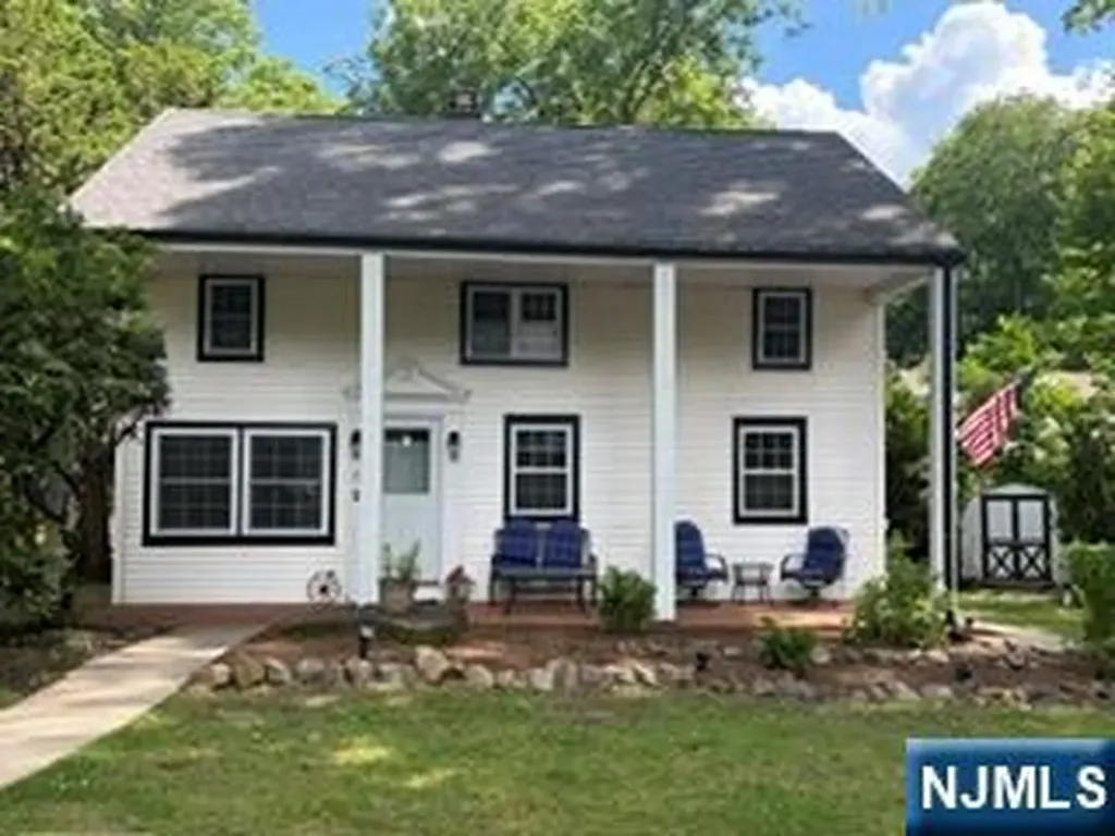 6 Standish Lane Kinnelon Borough NJ 07405