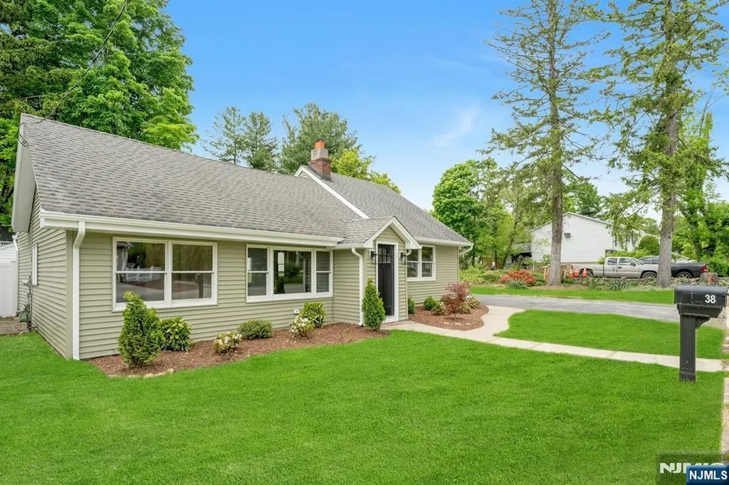 38 Lakeview Avenue Ringwood NJ 07456