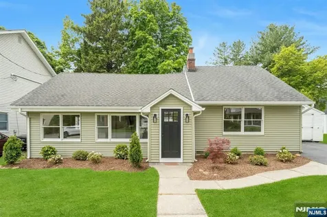 38 Lakeview Avenue Ringwood NJ 07456