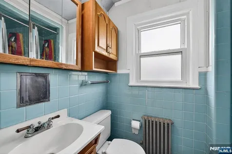 28 Livingston Place Teaneck NJ 07666