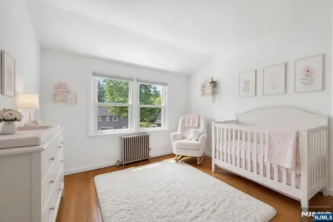 28 Livingston Place Teaneck NJ 07666