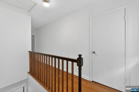 28 Livingston Place Teaneck NJ 07666