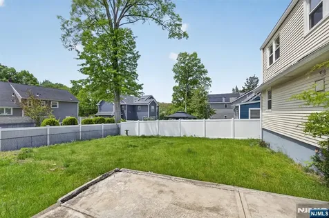 28 Livingston Place Teaneck NJ 07666
