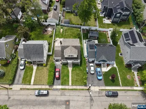 28 Livingston Place Teaneck NJ 07666