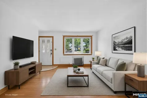 28 Livingston Place Teaneck NJ 07666