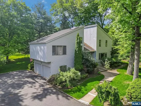 18 Mission Way Tenafly NJ 07670