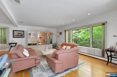 18 Mission Way Tenafly NJ 07670
