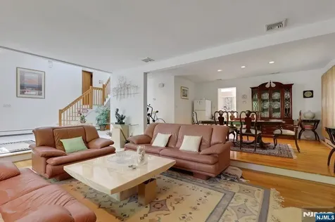 18 Mission Way Tenafly NJ 07670