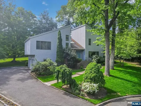 18 Mission Way Tenafly NJ 07670