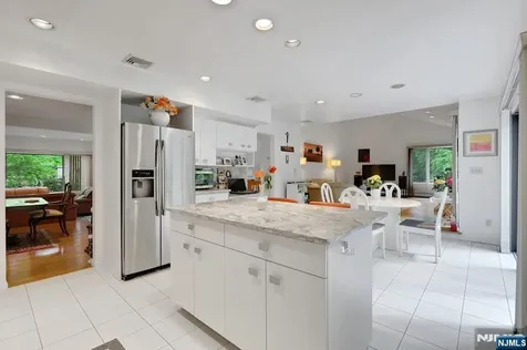 18 Mission Way Tenafly NJ 07670