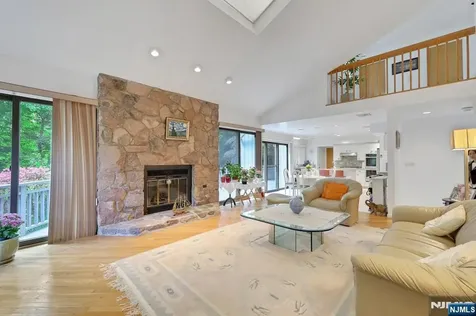 18 Mission Way Tenafly NJ 07670