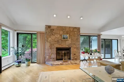 18 Mission Way Tenafly NJ 07670