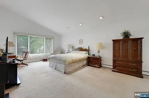 18 Mission Way Tenafly NJ 07670