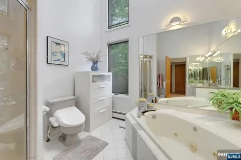 18 Mission Way Tenafly NJ 07670