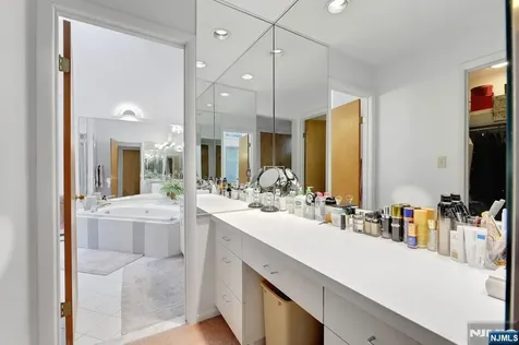 18 Mission Way Tenafly NJ 07670