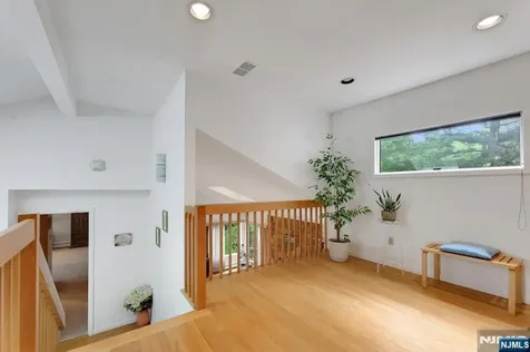 18 Mission Way Tenafly NJ 07670