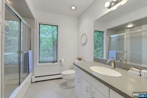 18 Mission Way Tenafly NJ 07670