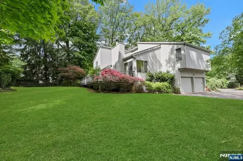 18 Mission Way Tenafly NJ 07670