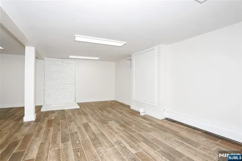 20 Dojean Court Bergenfield NJ 07621
