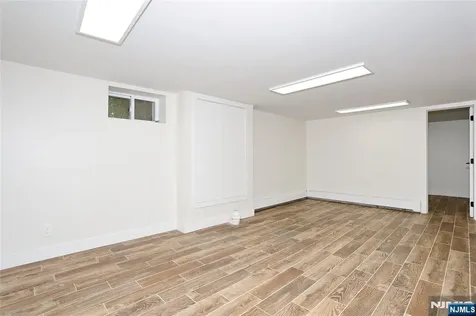 20 Dojean Court Bergenfield NJ 07621