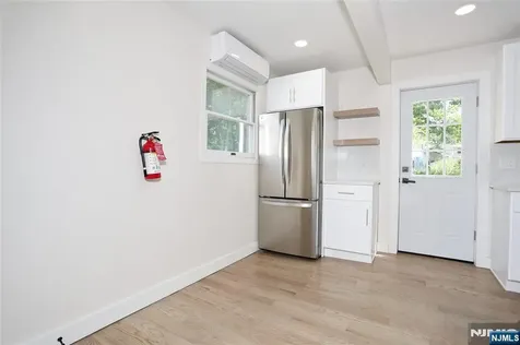 20 Dojean Court Bergenfield NJ 07621
